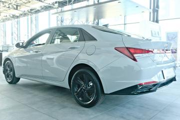 Hyundai Elantra  1.6 MPI SMART NAVI 2021