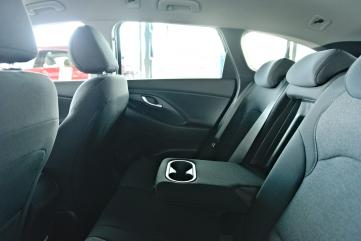 Hyundai i301,5 DPI 110 KM Comfort + LED + Winter