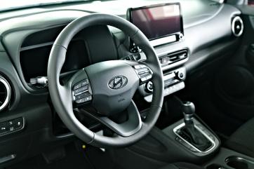 Hyundai Kona Hybryda Premium ,,od ręki 