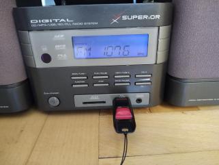 Mini wieża z CD i wejściem USB + kolumny