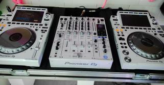 Pioneer CDJ-3000 Multi-Player / Pioneer DJM-A9 DJ 