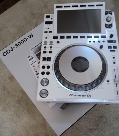 Pioneer CDJ-3000 Player i Pioneer DJM-A9 DJ-Mikser