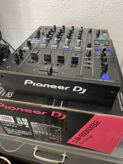 Pioneer CDJ-3000 Player i Pioneer DJM-A9 DJ-Mikser