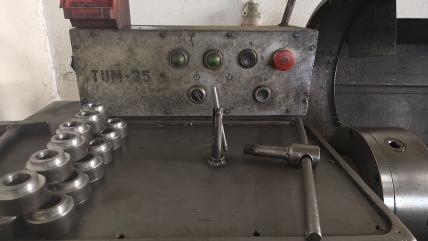 Tokarka uniwersalna TUM 35 – polska produkcja – 9 